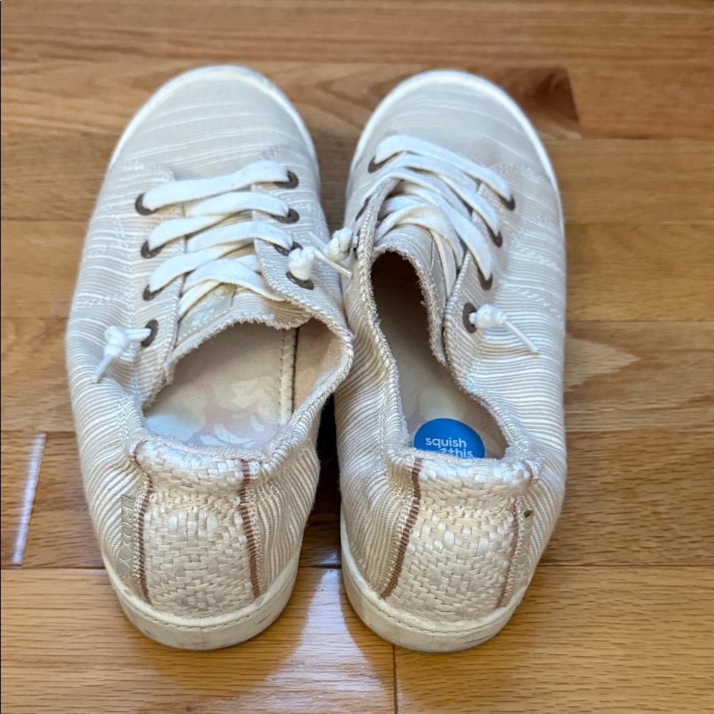 Roxy Women's Beige Canvas Sneakers - Picture 2 of 2